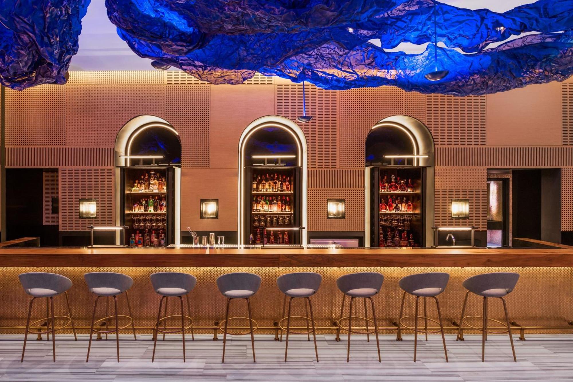فندق دابليو بانجوك بانكوك المظهر الخارجي الصورة The bar at the 1919